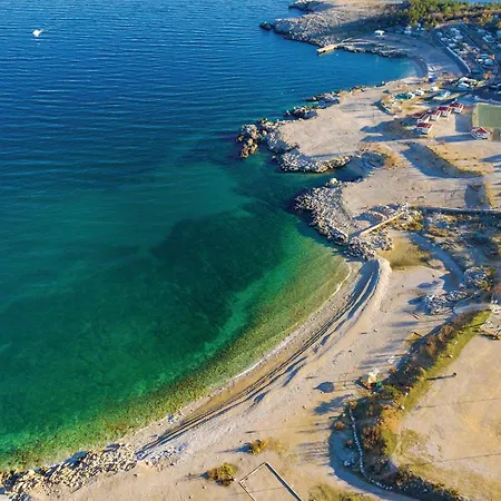 Apartament 1 Bedroom Cozy In Vrbnik (Primorje-Gorski Kotar)