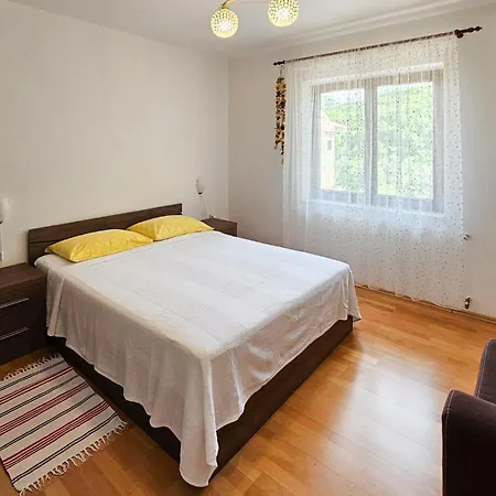 1 Bedroom Cozy In Apartament *
