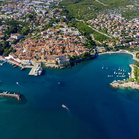 1 Bedroom Cozy In * Vrbnik (Primorje-Gorski Kotar)