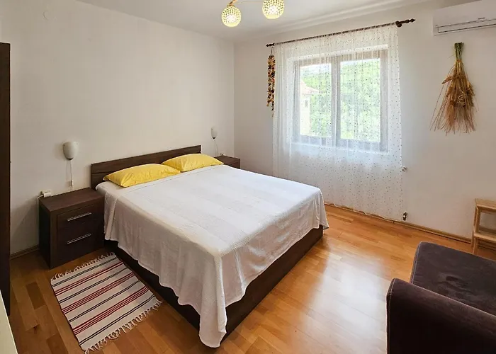 1 Bedroom Cozy In Lägenhet *